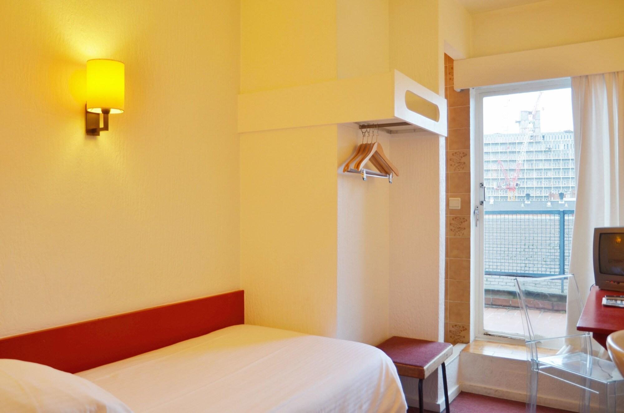 Hotel Queen Anne Brussel Bagian luar foto