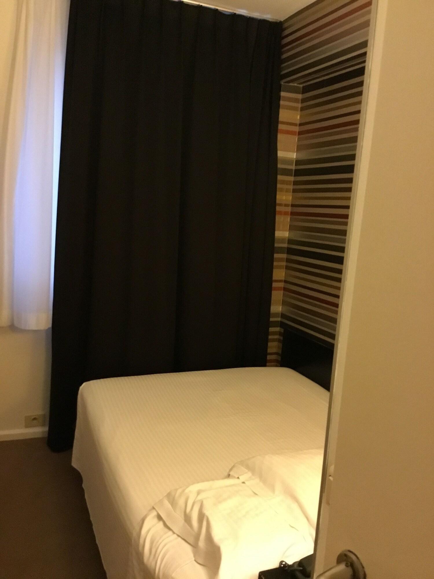 Hotel Queen Anne Brussel Bagian luar foto