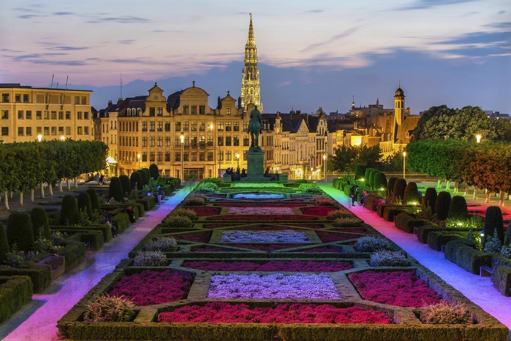 Hotel Queen Anne Brussel Bagian luar foto