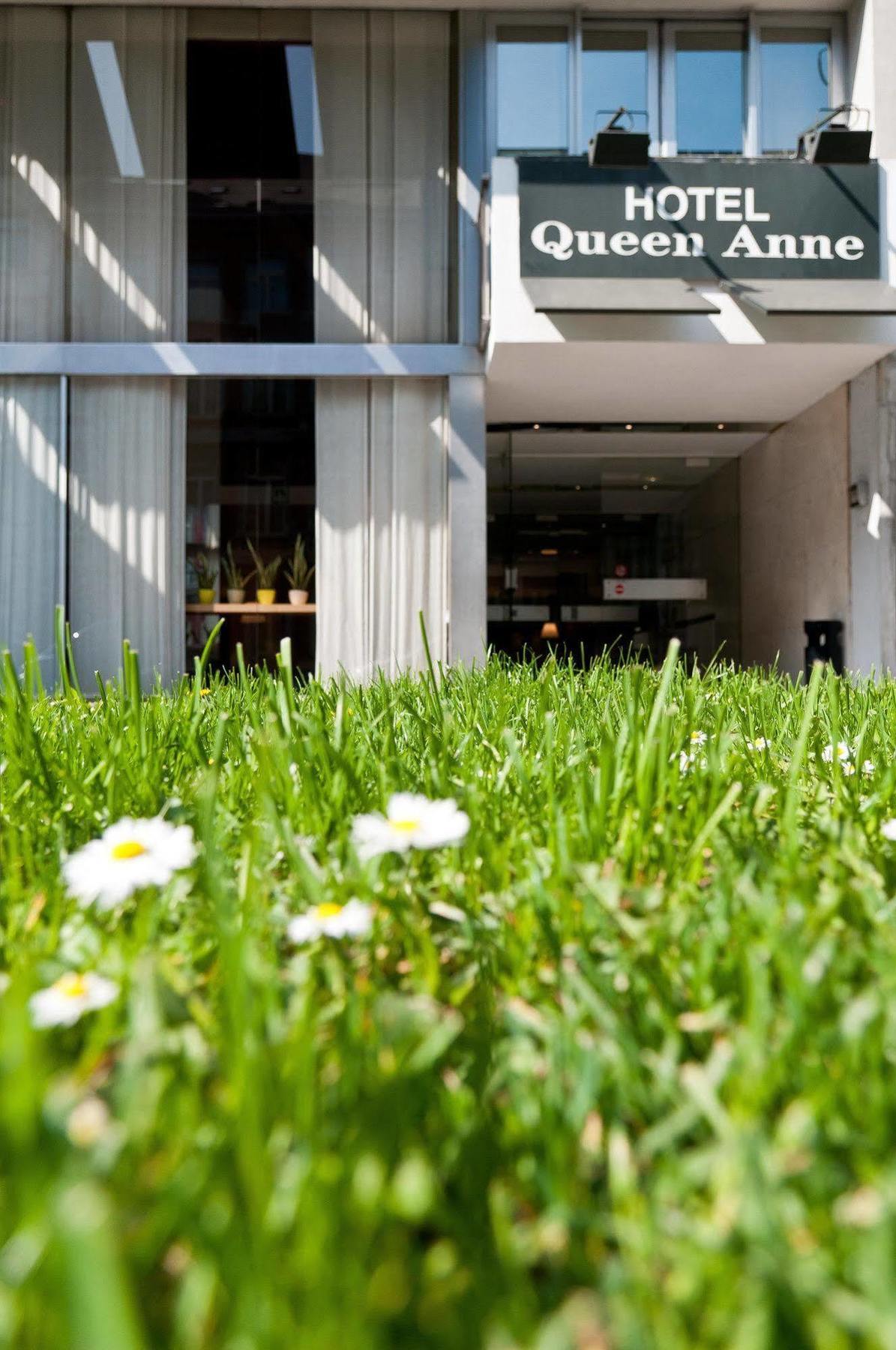 Hotel Queen Anne Brussel Bagian luar foto