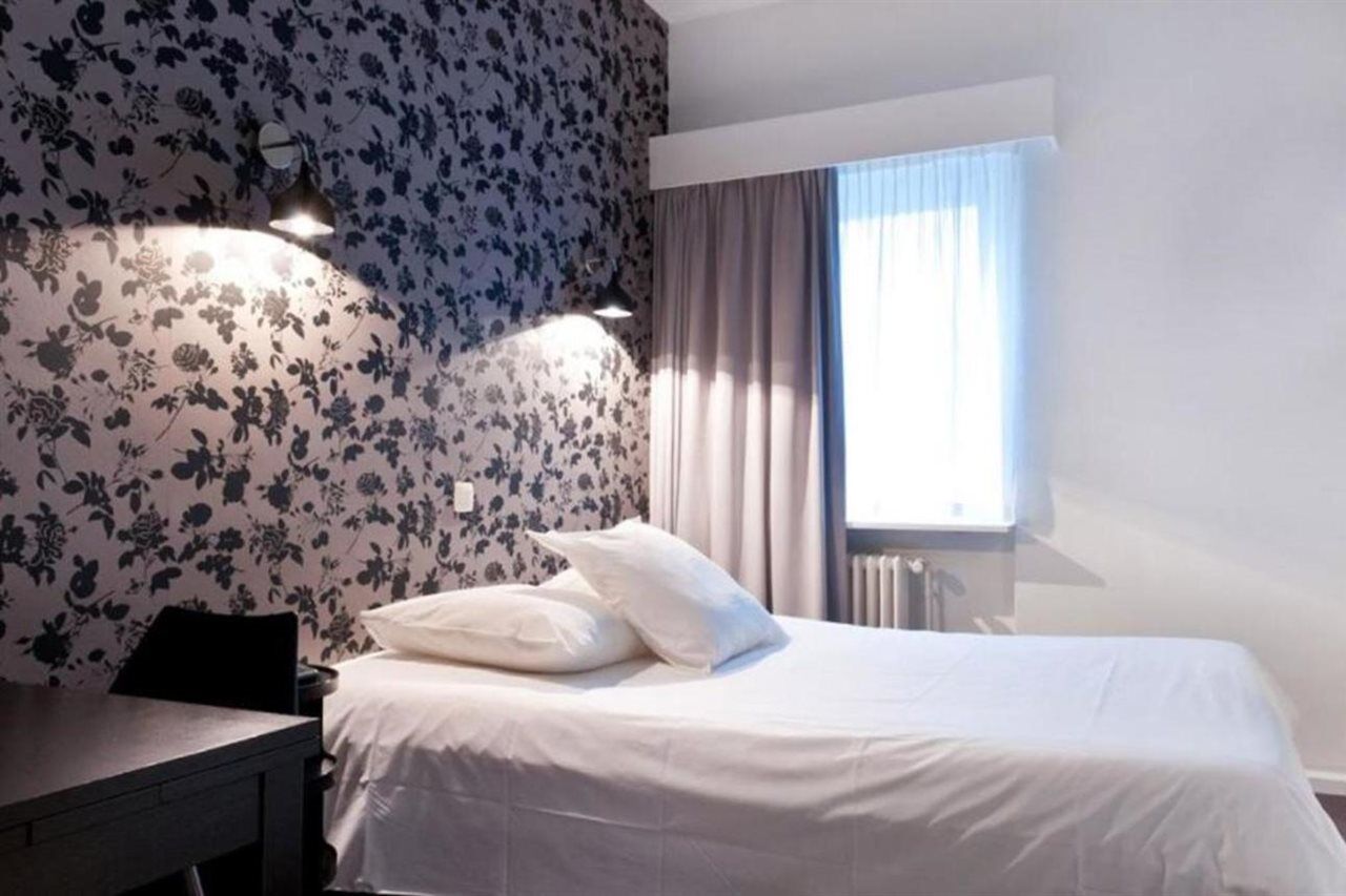 Hotel Queen Anne Brussel Bagian luar foto