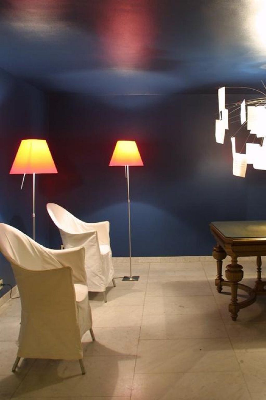 Hotel Queen Anne Brussel Bagian luar foto